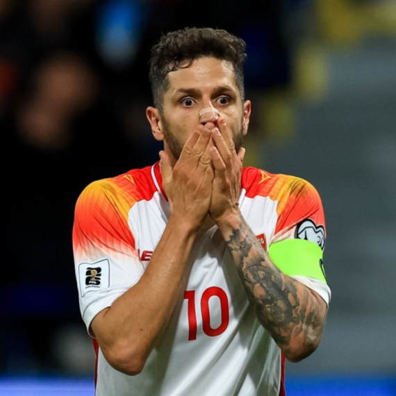 Jovetić: "Ne sme da se poklanja ništa"