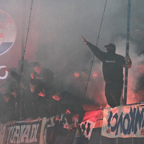 "Rat" navijača u Podgorici: "Ustaše, četnici, zajedno ste bežali" VIDEO