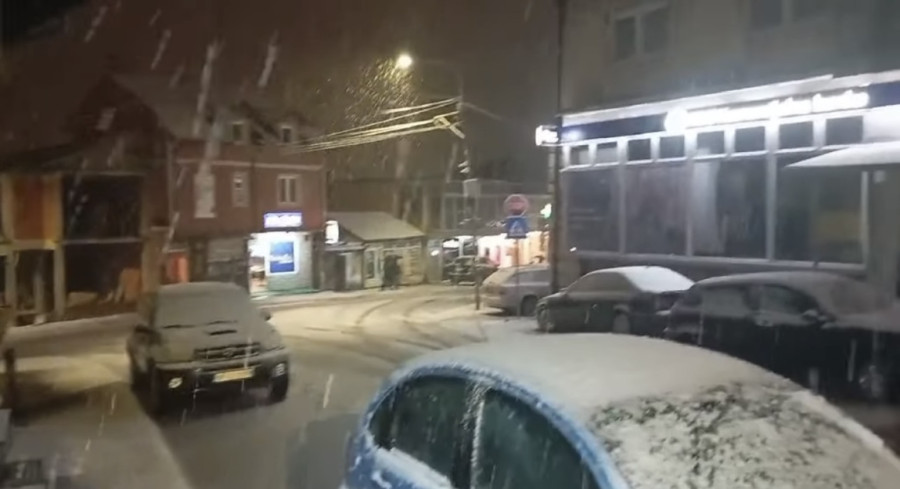 Snežna mećava stigla u Srbiju: Ako ovim tempom nastavi da pada do ujutru... FOTO/VIDEO