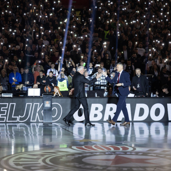 Grmele Partizanove pesme na treningu Fenerbahčea
