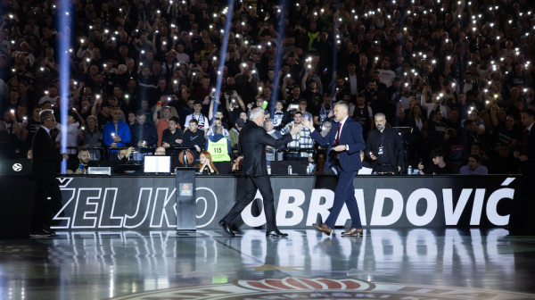 Grmele Partizanove pesme na treningu Fenerbahčea