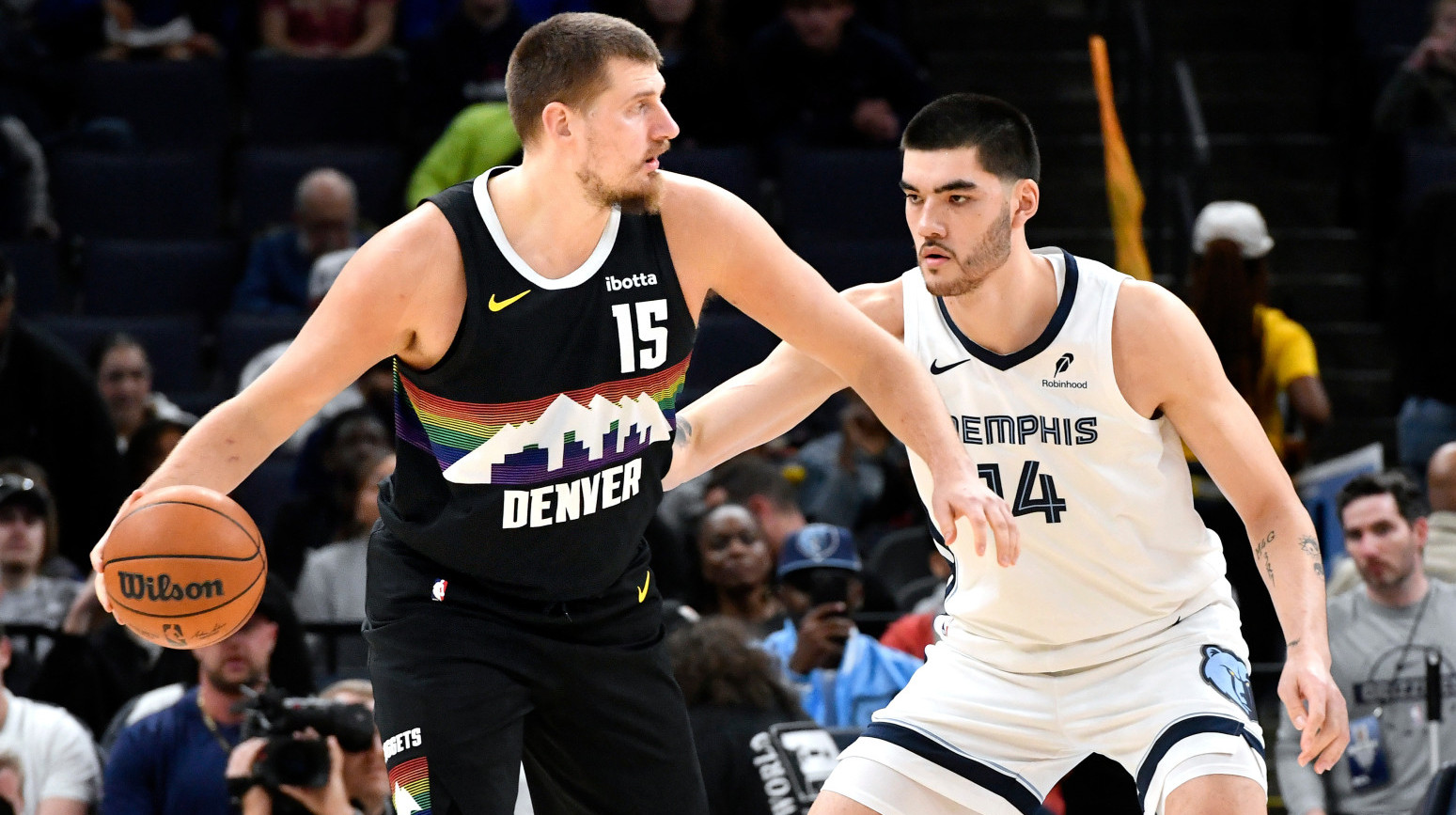 Jokić pogodio sa pola terena – a onda asistencijom "raspametio" Ameriku VIDEO