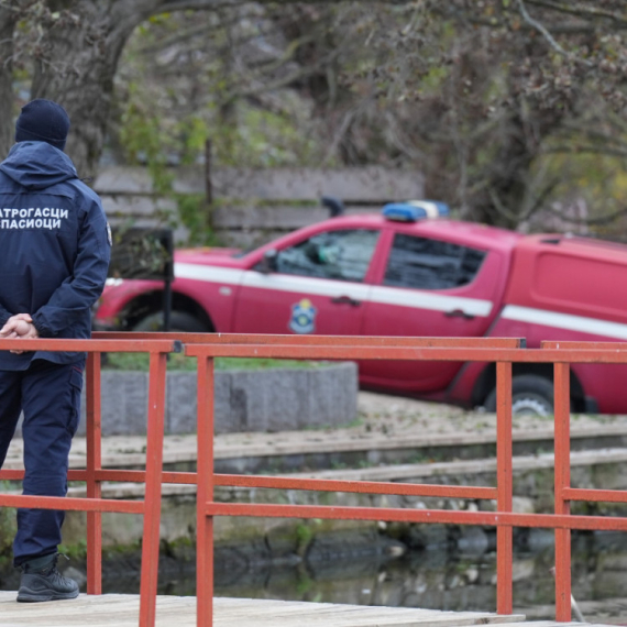 Prve slike sa mesta nesreće na jezeru Međuvršje: Sve ekipe tragaju za nestalima FOTO