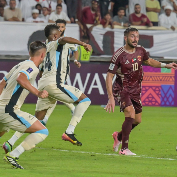 Tadić kao u najboljim danima – sa zavojem oko glave podelio čas fudbala VIDEO