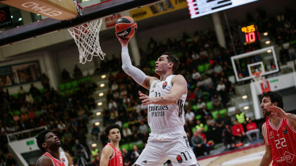 Zapisnički sto zbunio Hezonju – sat nije resetovan VIDEO