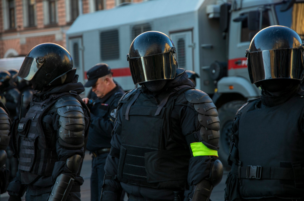 Maskirani agenti upali u redakciju: Šta se dešava u Moskvi?