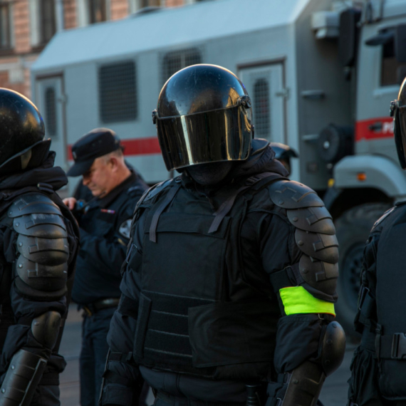 Maskirani agenti upali u redakciju: Šta se dešava u Moskvi?