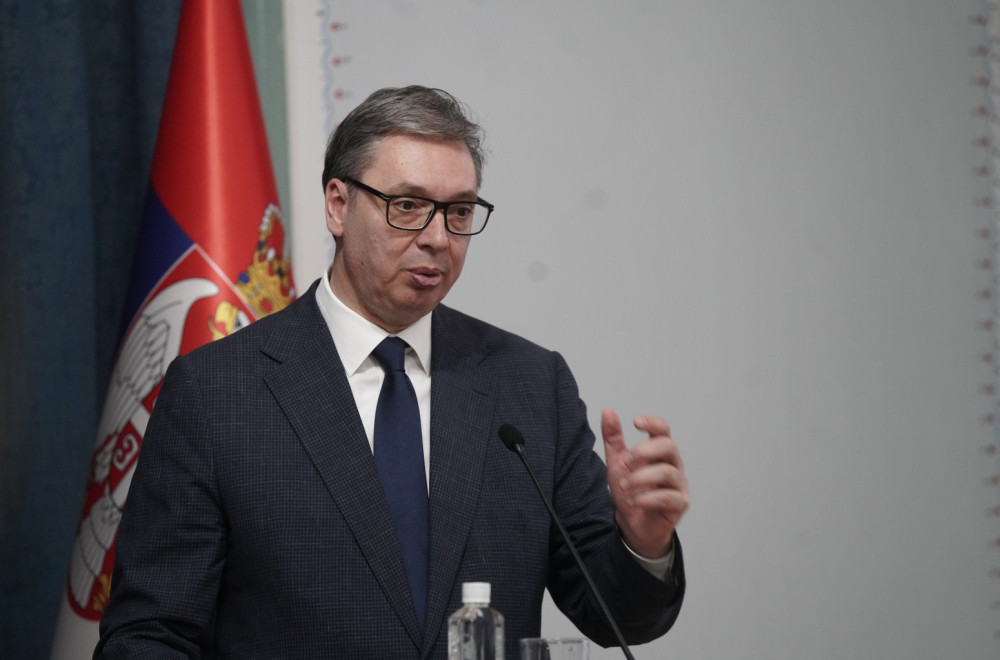 Vučić: Početkom januara stižu uvećane penzije za 12,2 odsto; Posebna pažnja za najstarije građane