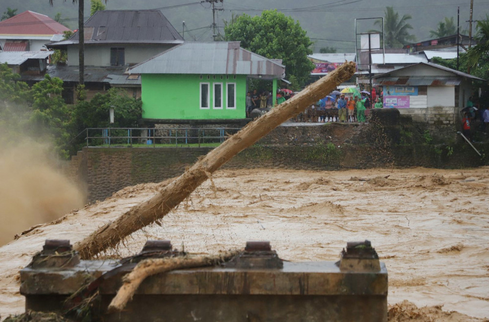 U tri države 129 mrtvih; Preko 30.000 evakuisanih i tu nije kraj; Meteorolozi izdali novo upozorenje