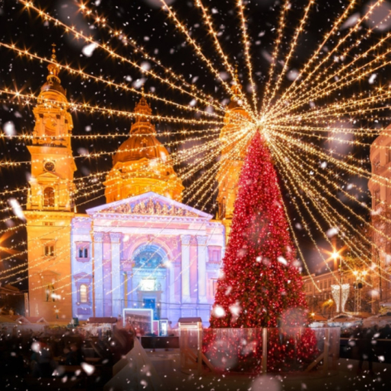 Budimpešta okićena prazničnom čarolijom: Advent bajka koja očarava; Evo šta vas sve čeka FOTO