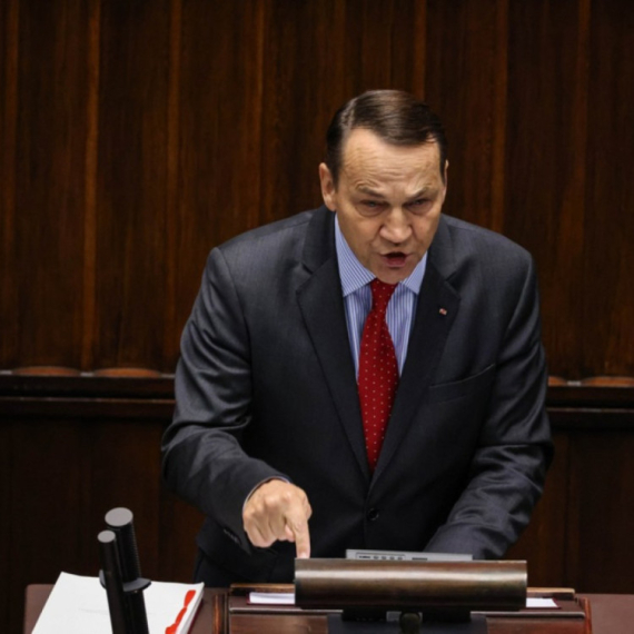 Vojnik IDF-a uništio statuu Isusa; Sikorski: "Moraju se naučiti lekcije – oni sami priznaju ratne zločine"