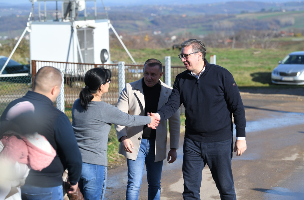 Penzije od danas uvećane za 12,2%: Vučić čestitao penzionerima i poželeo veće penzije