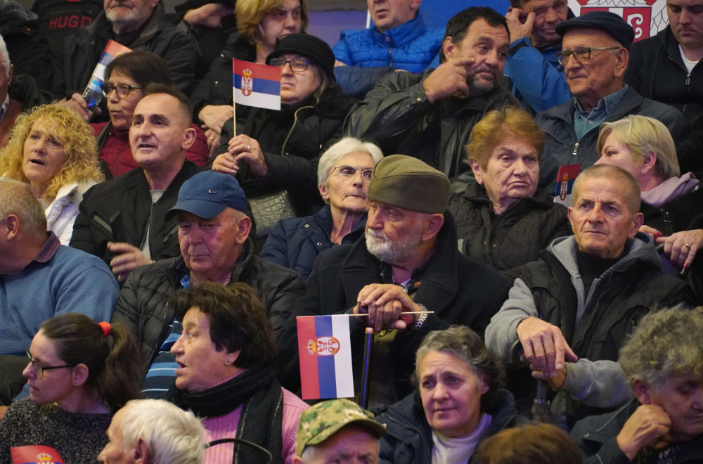 Početkom januara stižu veće penzije; Građani zadovoljni: "Prvi put sam dobio povećanje kada je Vučić došao"