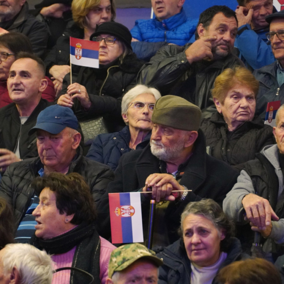 Početkom januara stižu veće penzije; Građani zadovoljni: "Prvi put sam dobio povećanje kada je Vučić došao"