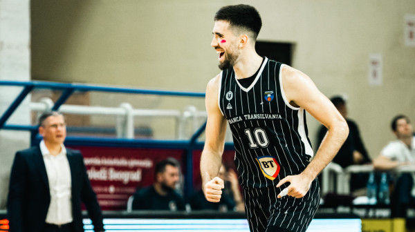 "Brutalan" dabl-dabl Miletića: 19 poena, 14 skokova i koš za pobedu!