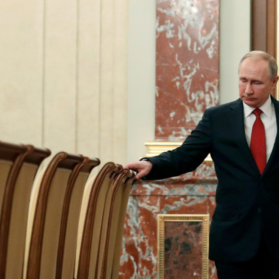 Amerika na kolenima pred Putinom