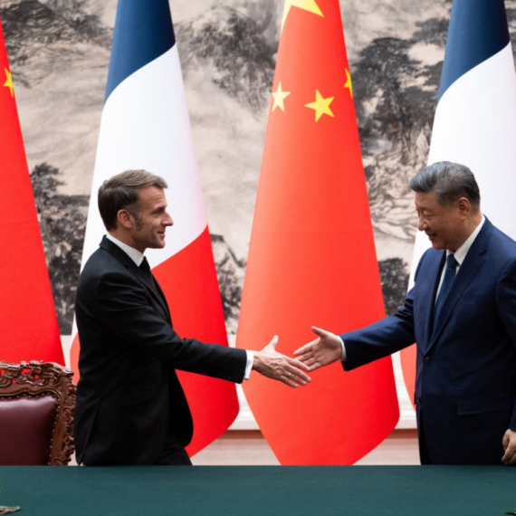 Macron and Xi in a "tête-à-tête"; Topic – Ukraine PHOTO/VIDEO