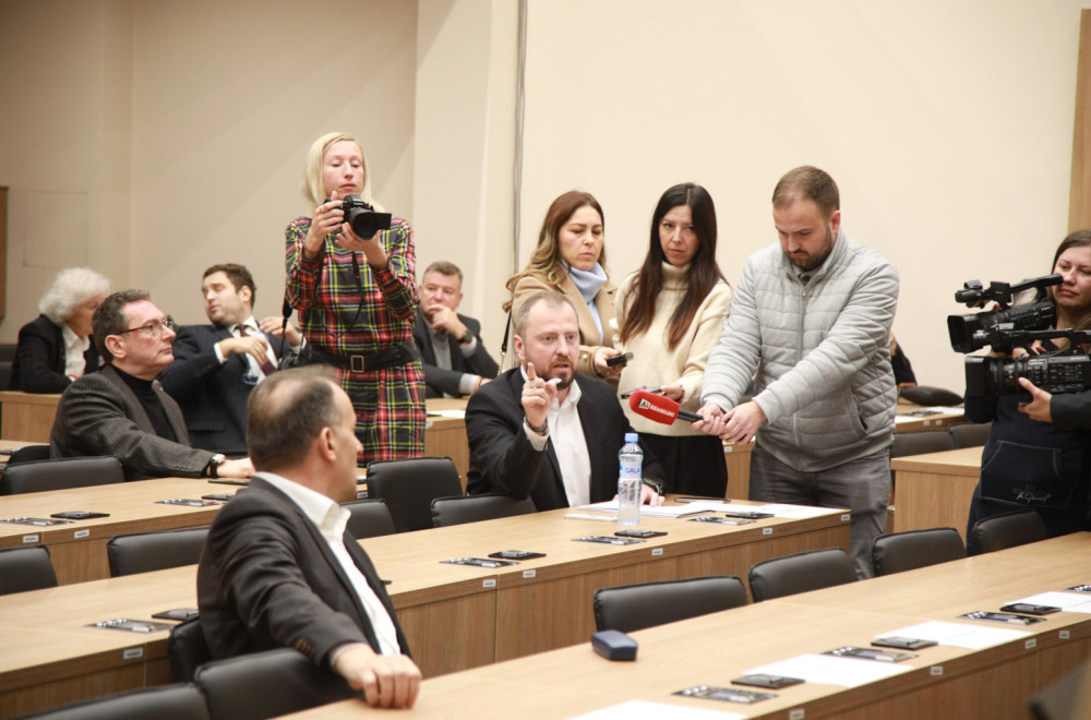 Mirković o Ponošu: "Propalog političara obeležio je kukavičluk na terenu i kriminal u vođenju vojske"