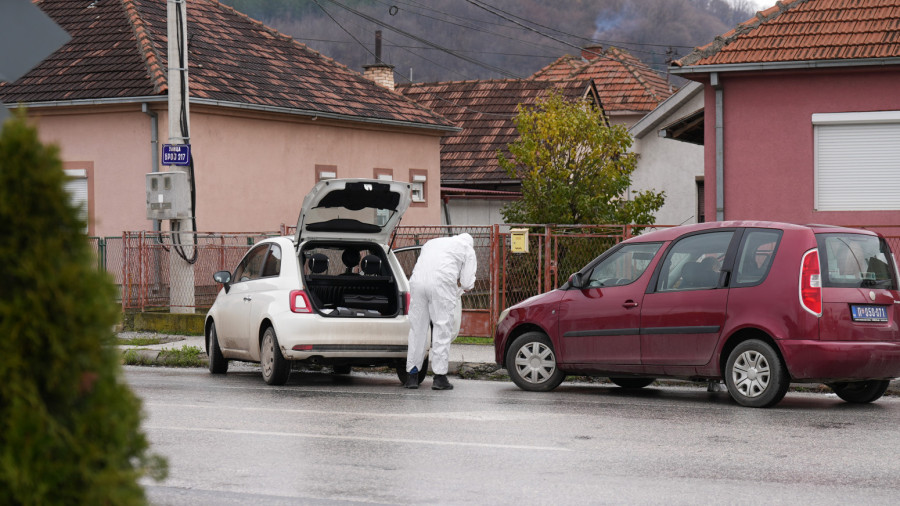 Trostruko ubistvo u porodičnoj kući; Pronađena tela sina i njegovih roditelja; Istraga u toku FOTO/VIDEO