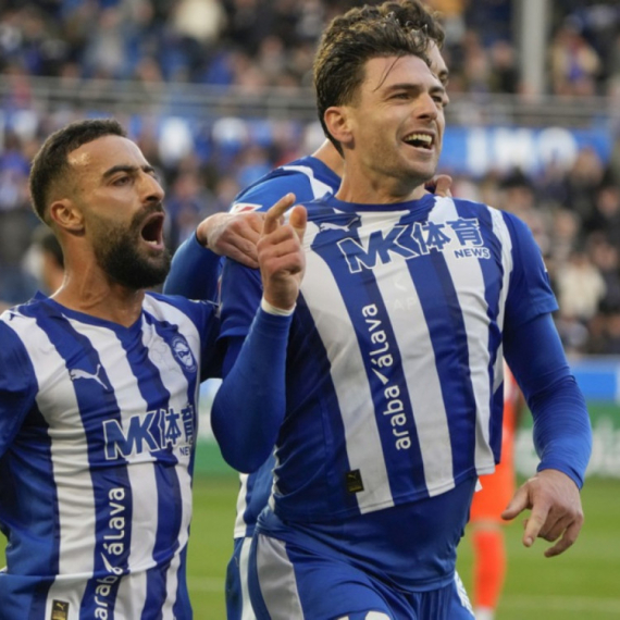 Penal rešio duel plavo-belih na "Mendizorosi"