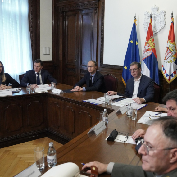 Vučić nakon sastanka: Razmotreno više scenarija; Dobio sam detaljan izveštaj o stanju rezervi FOTO