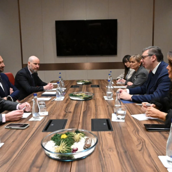 Vučić with GLOBSEC founder Róbert Vaš: Serbia remains committed to preserving stability, peace and development
