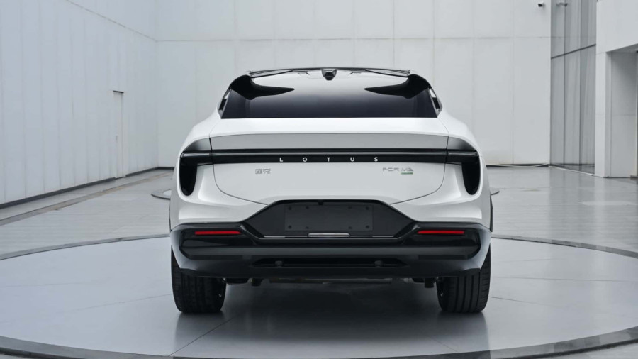 Lotus za mene: Plug-in hibrid koji može da pređe preko 400 km isključivo na struju! FOTO