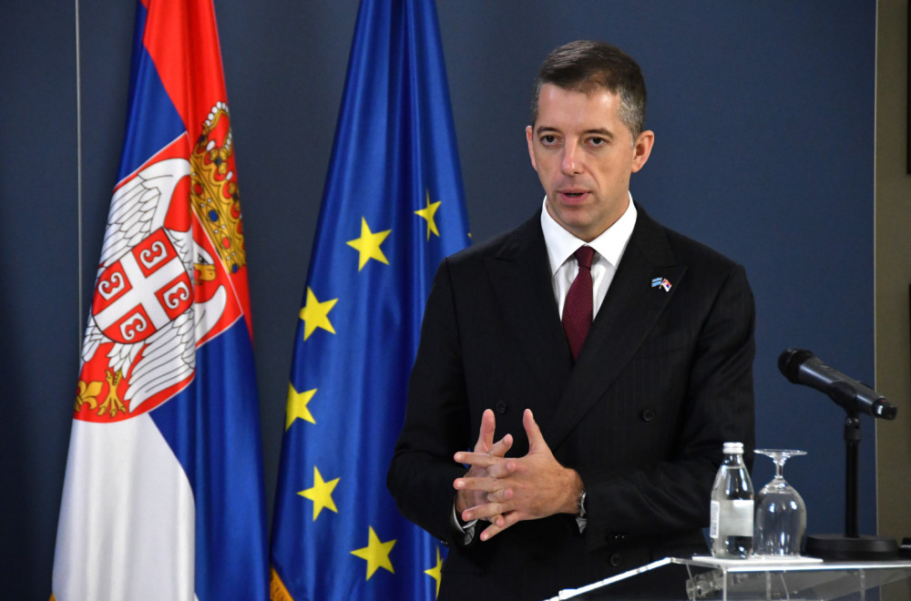 Đurić o Spajiću: Političari regiona spremni da se odreknu rodbine i komšija; Prvo skočiti pa reći hop