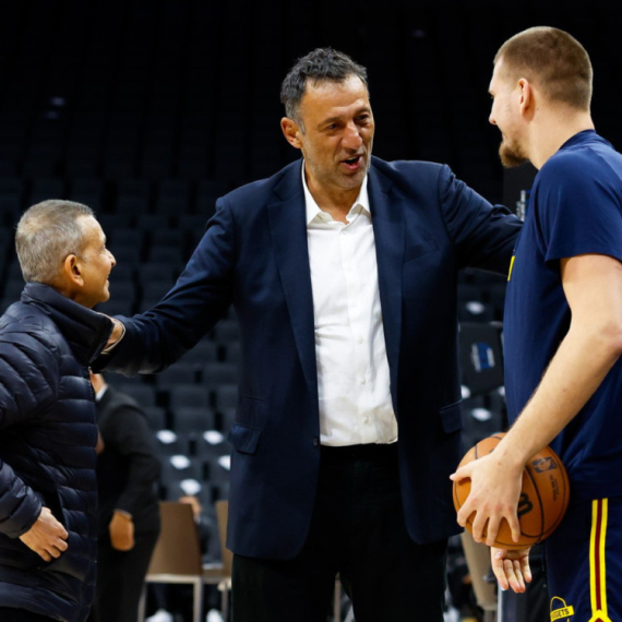 Jokić i Divac zajedno na parketu VIDEO