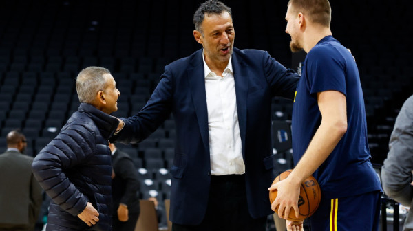 Jokić i Divac zajedno na parketu VIDEO