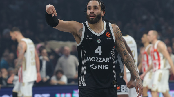 Partizan od -16 do pobede nad Zvezdom!; Ocokoljić govorio o "gorućoj" temi; Obradović: "Bili smo bolji"