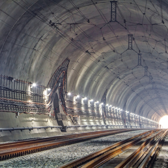 U Austriji otvoren tunel dug 33 kilometra