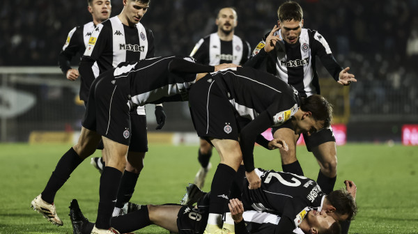 Partizan na +5 od Zvezde – Trifunovićev evrogol za ekstazu Humske! VIDEO
