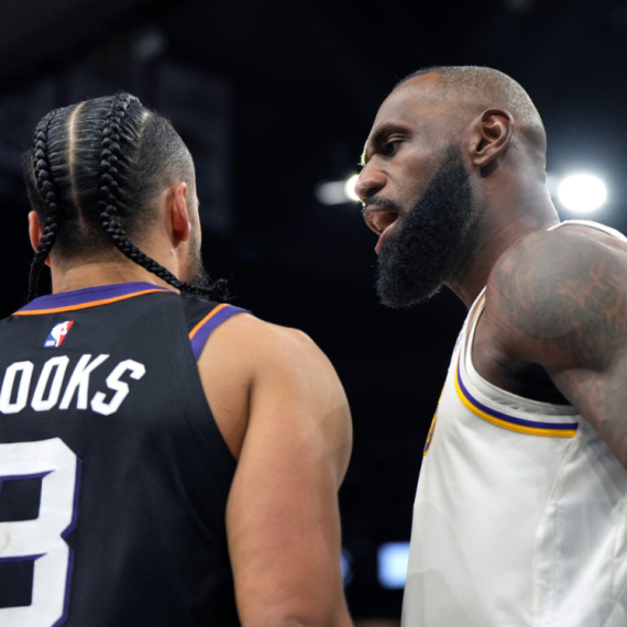 Lebron hteo da bije Bruksa VIDEO