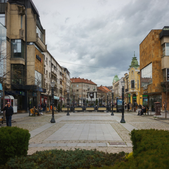 Muzika izašla na ulice Kragujevca: Festival uličnih svirača upotpunio praznični program