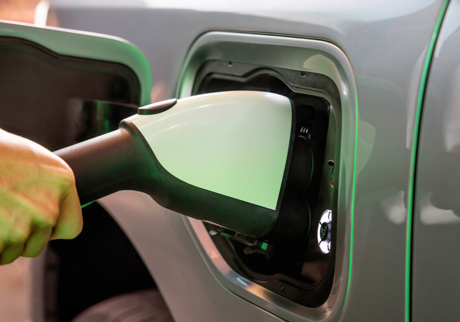Da li je bum električnih automobila pri kraju? Novi podaci otkrivaju veliki preokret