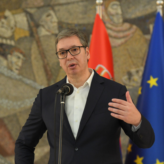 "Nema problema sa kursom"; Vučić: "Imamo 36 milijardi evra deviznih rezervi"
