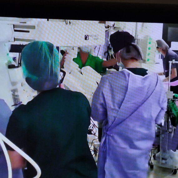 Prvi put na Balkanu: U Srbiji urađena operacija na srcu uz pomoć robota; "Bez krvarenja i trauma" FOTO