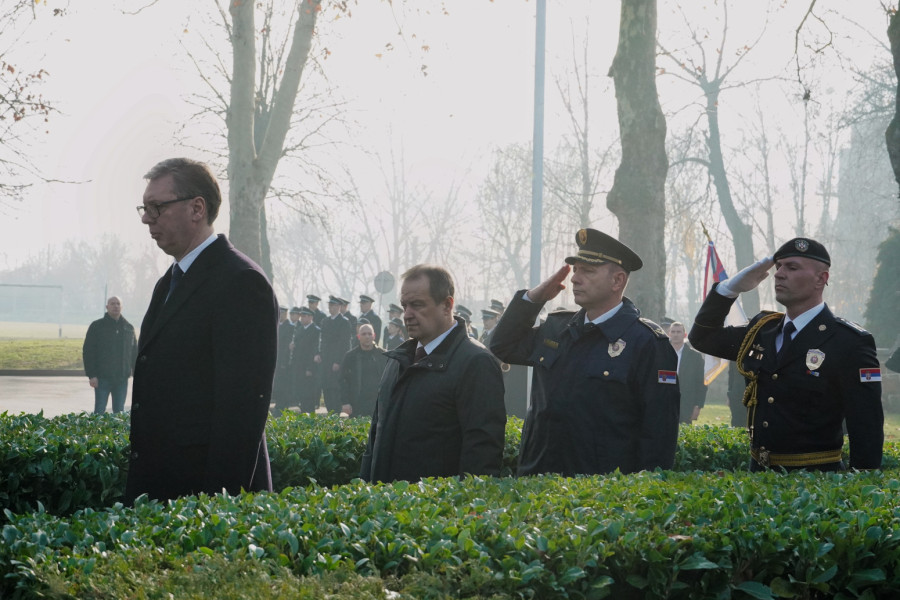 Vučić dobio priznanje od SAJ-a: Vi ste blago svake države, zahvalan sam što štitite zemlju FOTO/VIDEO