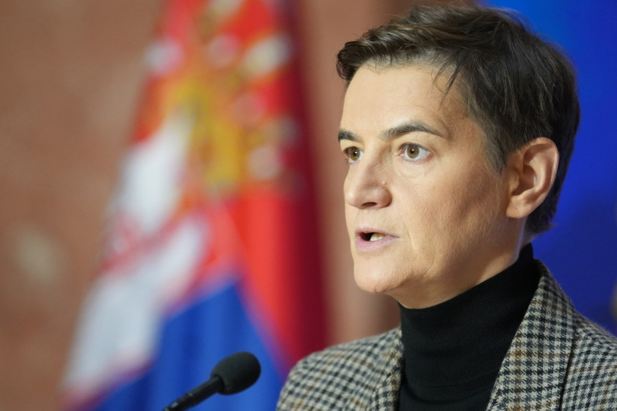 Brnabić: Vučić traži da se radi više; Opozicija zahtevala sankcije za predsednika i njegovu porodicu VIDEO