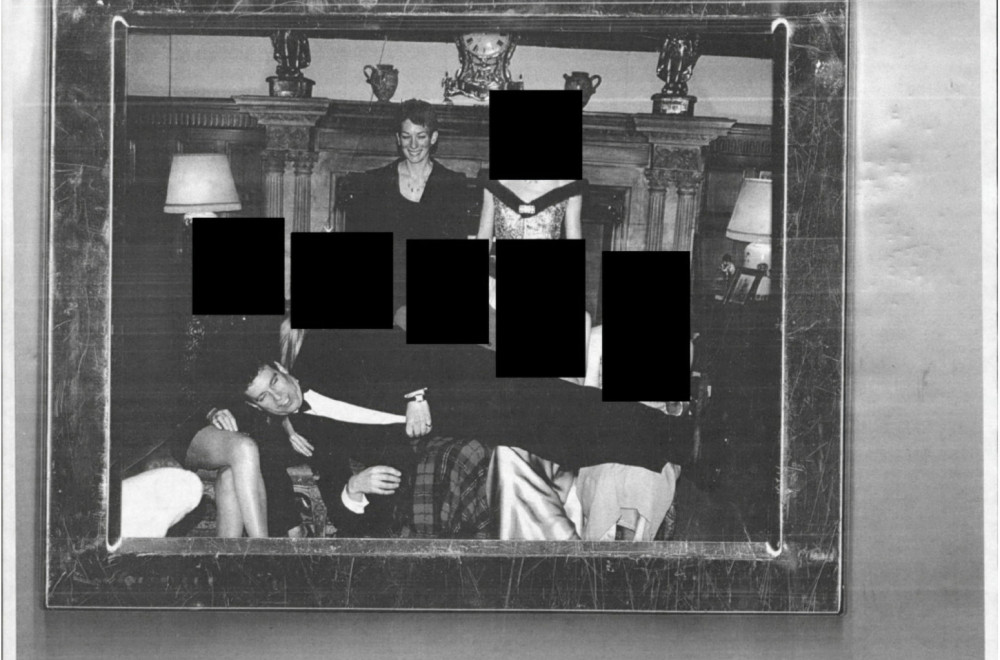 Fotografija otkrila vezu Epstajna sa visokim društvom: Ovde će kralj Čarls sa porodicom provesti Božić FOTO