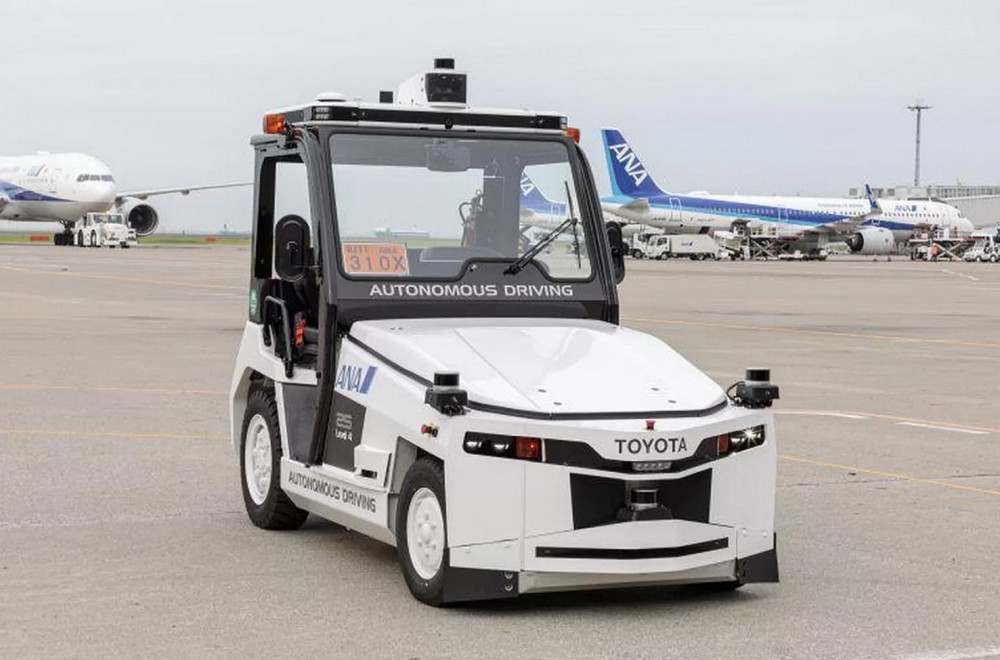 Toyota bez vozača preuzima posao na tokijskom aerodromu FOTO