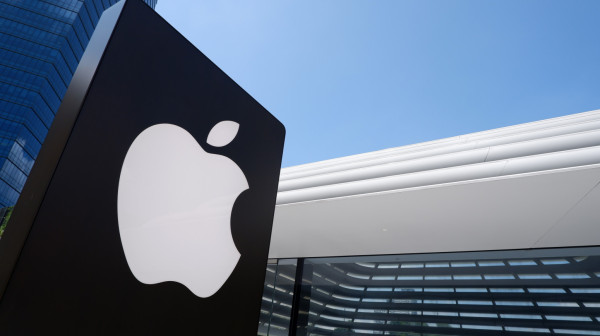 Apple će za savitljivi telefon da koristi Samsung ekrane