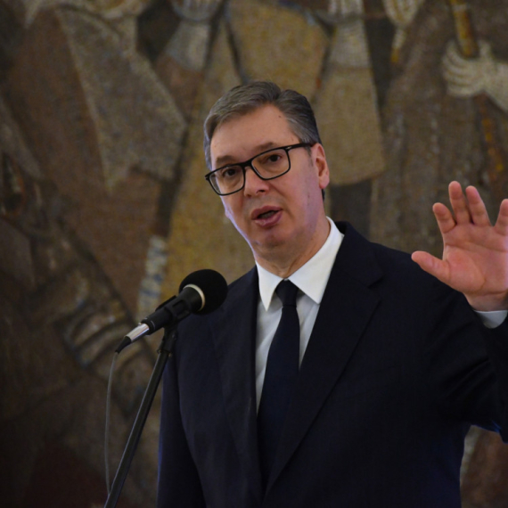 Vučić: Nastavićemo da gradimo širom države; Srbija je jedna od 5 najmanje zaduženih zemalja u Evropi