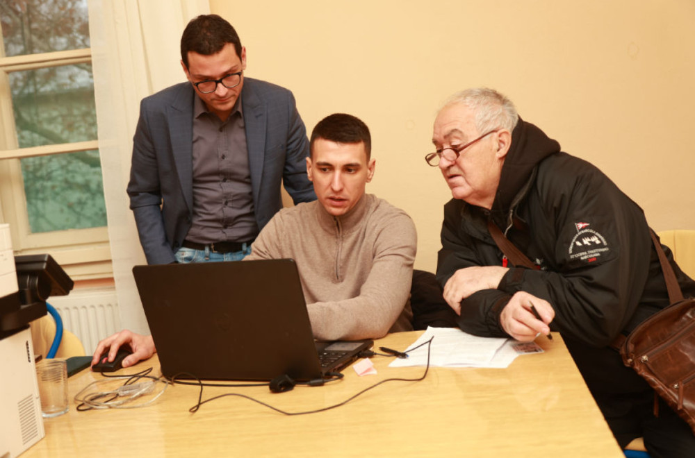 Sjajan odziv za Vučićevu meru! Pristiglo 750.000 prijava legalizaciju – još malo pa milion VIDEO
