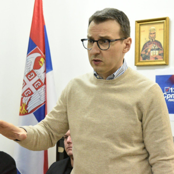 Petković sa raseljenima u Kraljevu: Glasom za Srpsku listu sprečiće se da Kurti gazi sve što je srpsko