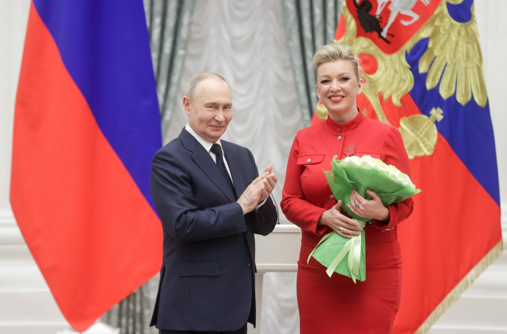 Putin odlikovao Zaharovu; "Glas ruske diplomatije" FOTO