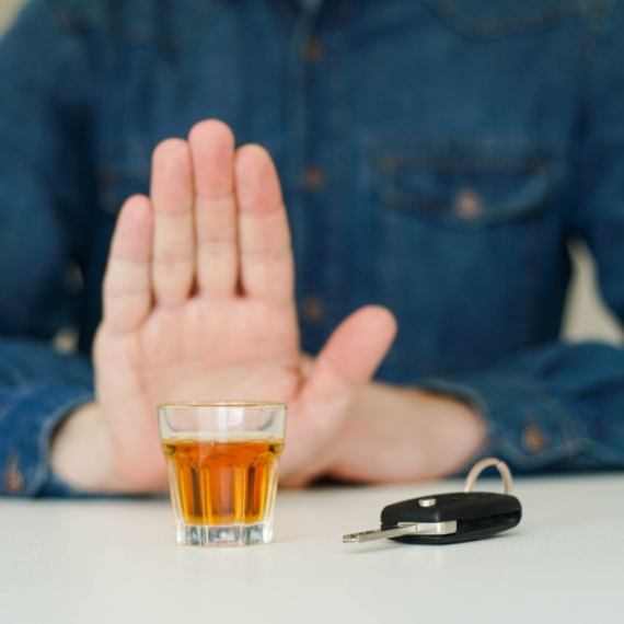 Od piva do žestine: Koliko dugo alkohol ostaje u organizmu vozača?