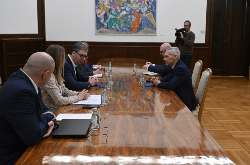 Vučić sa Bocan-Harčenkom: "Razgovarali smo o mogućim rešenjima za NIS" FOTO