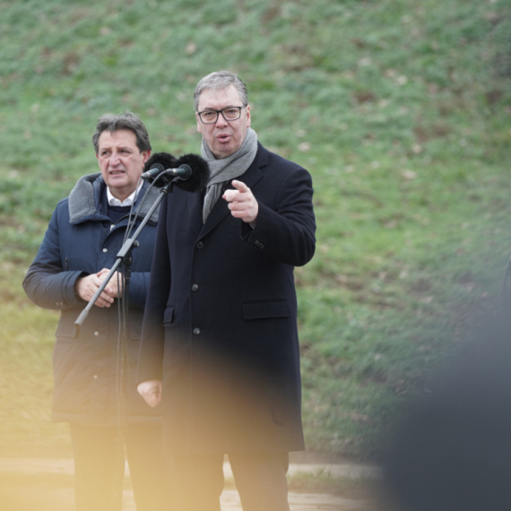 "Napravljen je narativ da je dozvoljeno pretiti ubistvima"; Vučić: Sam se neću priključiti tužbi protiv Dikića